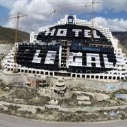 Demolición inmediata para el Hotel «El Algarróbico»